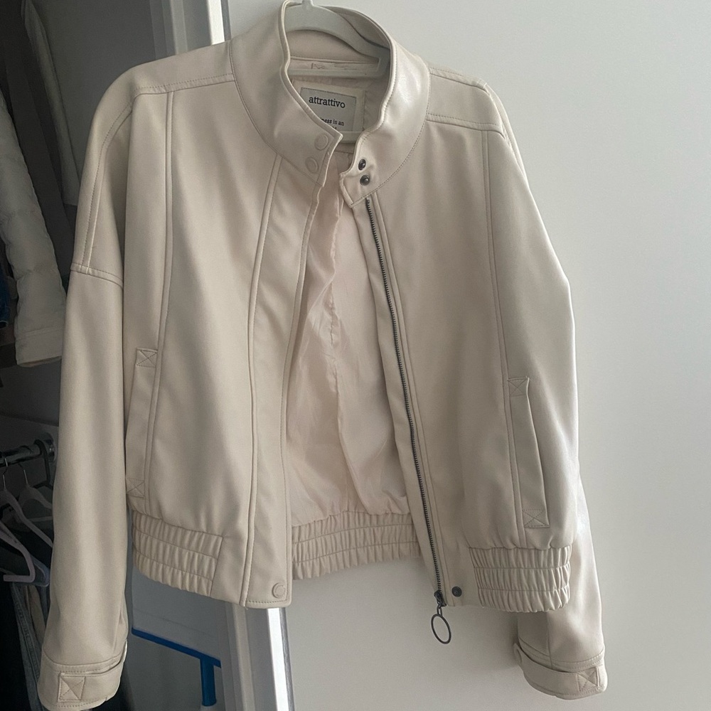 Elegant Cream Leather Jacket